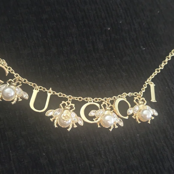 Gucci Gold Pearl Bee Charm Bracelet - Picture 2 of 9